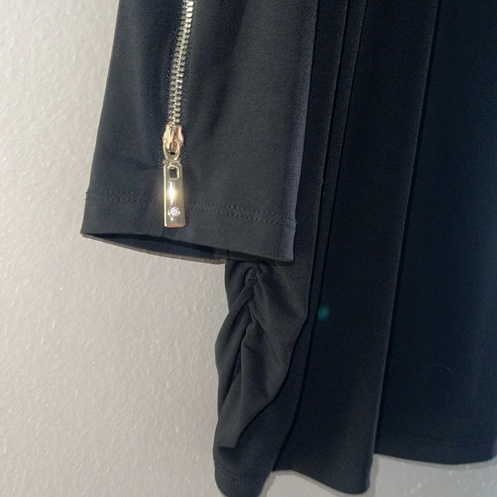 JM Collection Zipper Top! - Picture 6 of 7